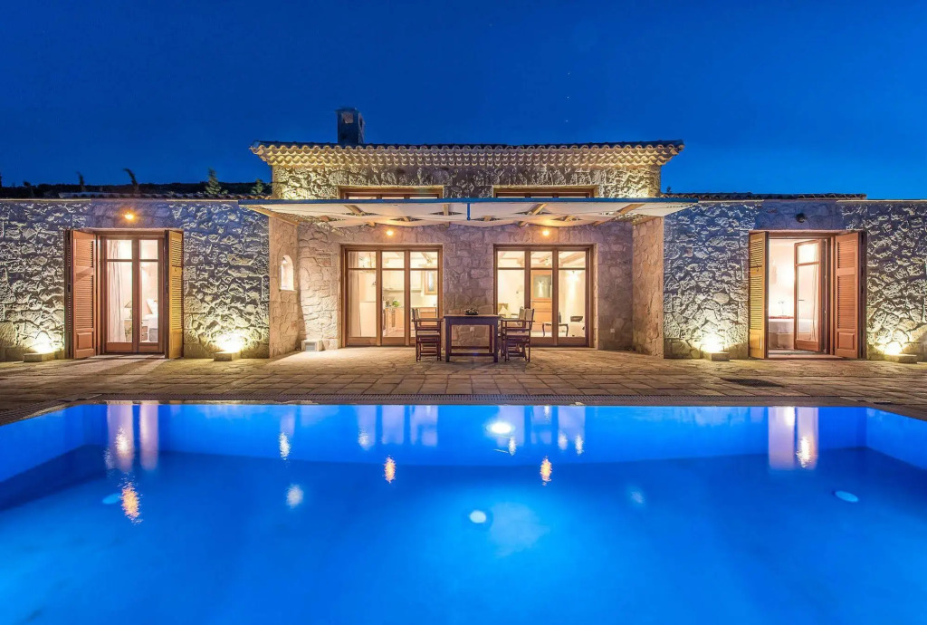 Blue Caves Villas - exceptional Villas with private pools direct access to the sea