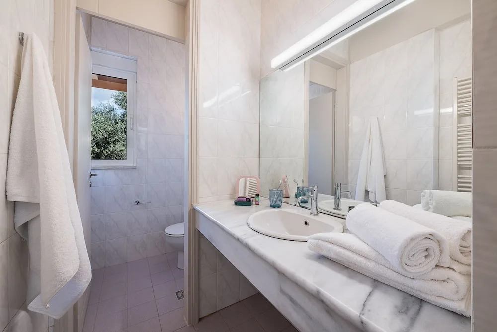 Vilia House on the Hill - Luxury Villa with Heated Pool near Chania