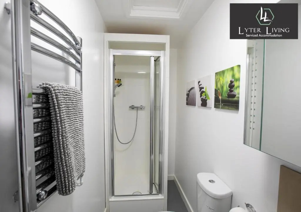 Studio Apartments by Lyter Living Desks & Wifi - Monthly Stays Available