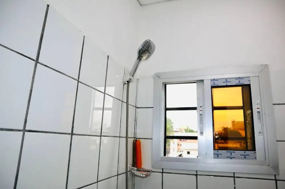 1 Bed Studio Sleeps 2 - Canal Views, Balcony, Wifi