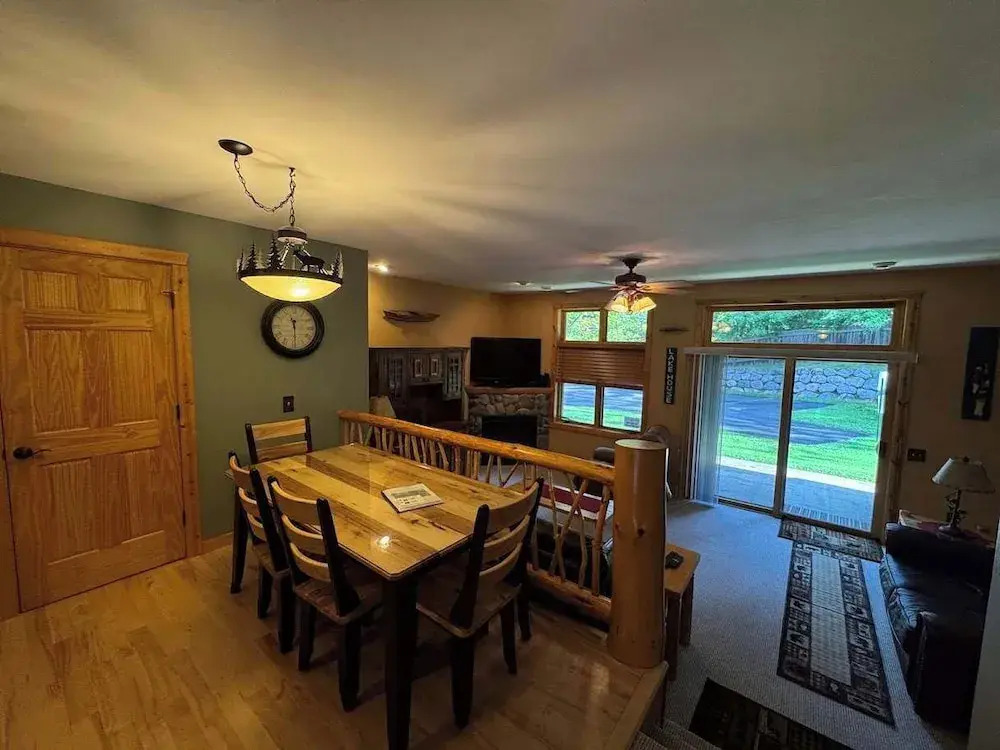 Minocqua Lake Condo B7- 2 Story Rustic Town Home