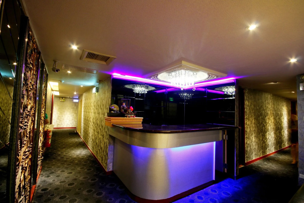 Golden Home Hotel