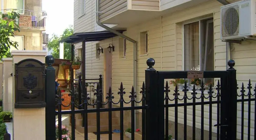 Vlasta Guest House