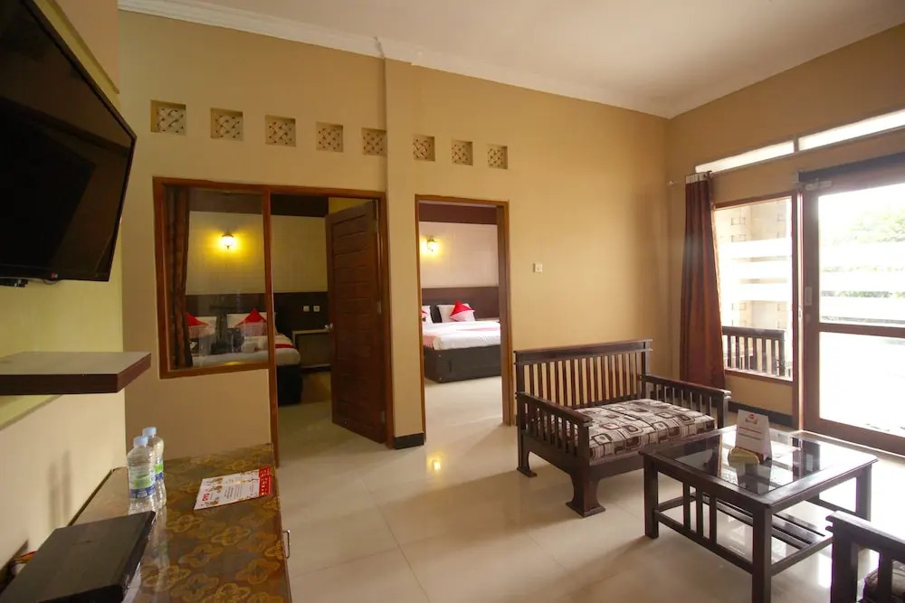 OYO 820 Abad Baru Hotel