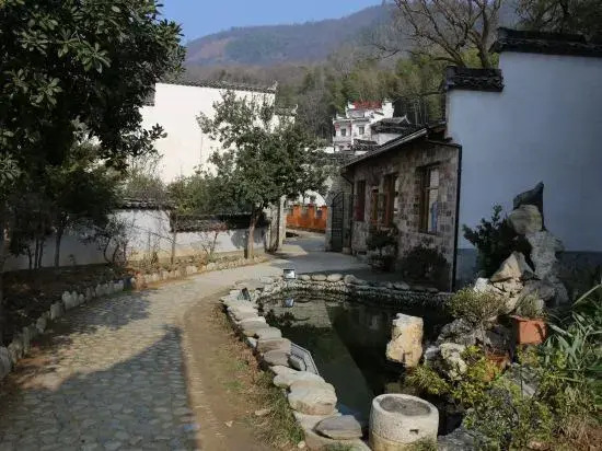 Xinyi Inn