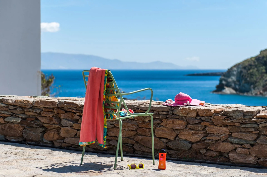 K for Kythnos Sun & Ocean House