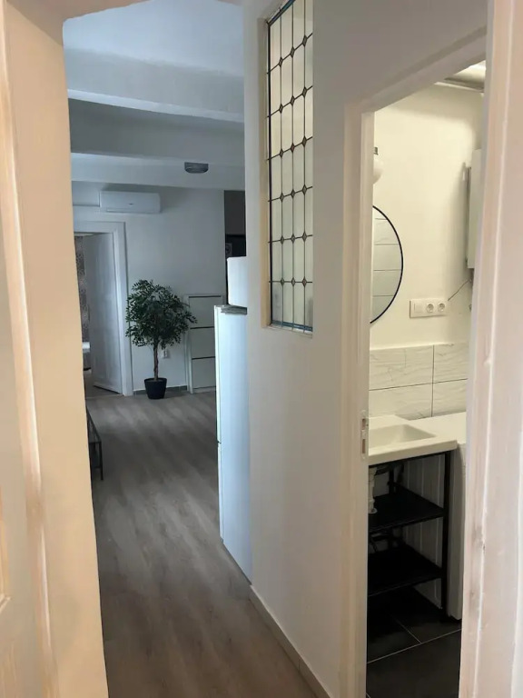 Diamond Astoria 4, Quiet Apartment