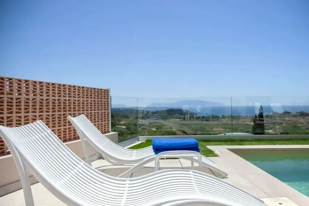 Villa Monolithi Lumiere