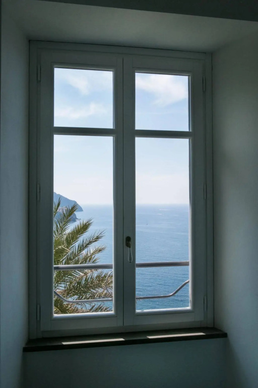 La Coccinelle - Superb Views