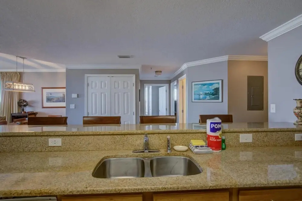 Bayfront Spacious Condo for Boat Lovers and Steps to White Sands of Fort Morgan
