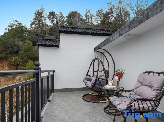 Moon View Home