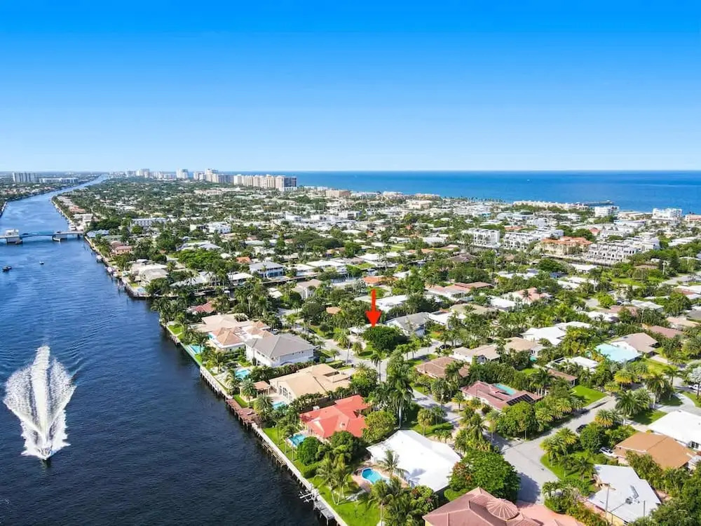 Walking from the beach 3Br Villa