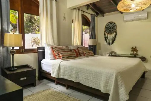 Beachfront Villa Bonita