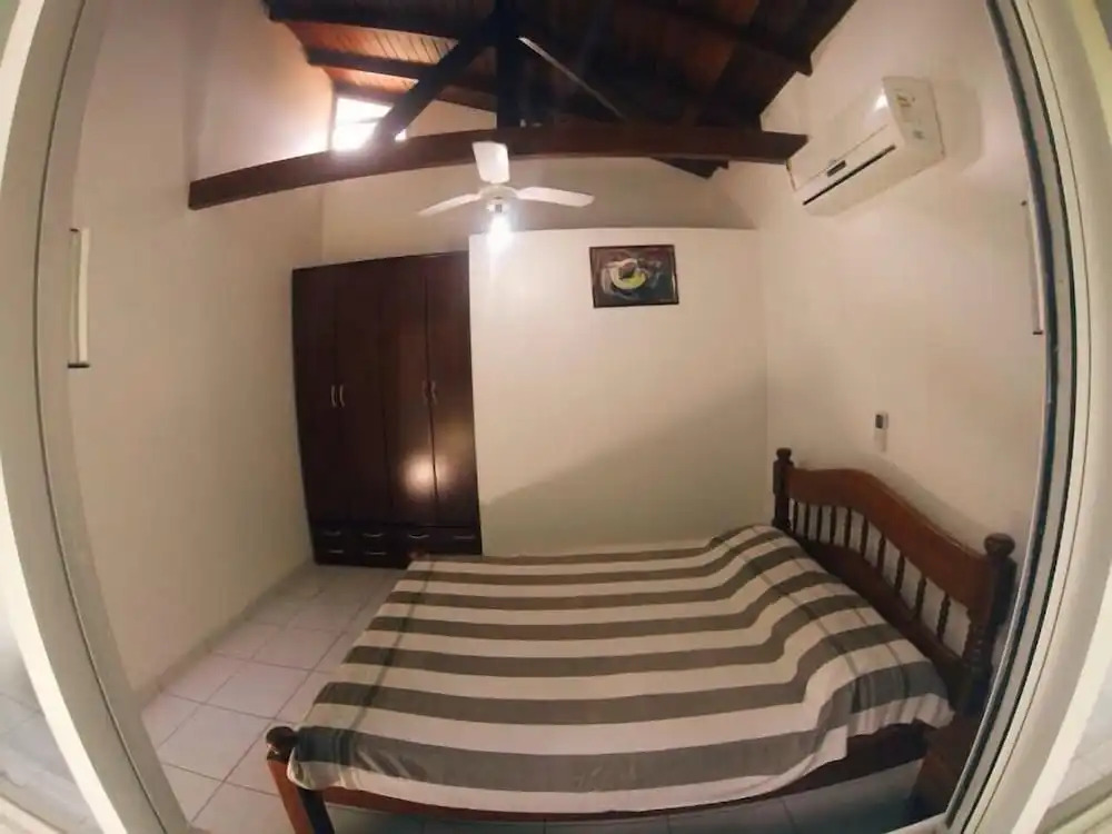 6 Bedroom House - 205