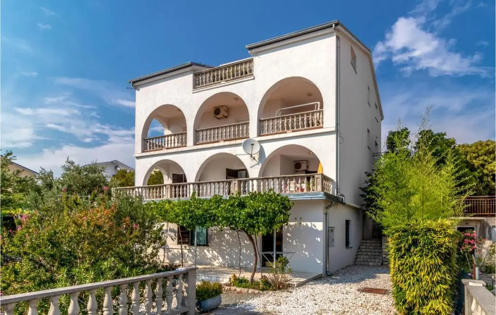 Amazing Apartment in Novi Vinodolski With Wifi and 3 Bedrooms