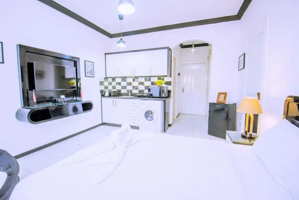 Rare New Marina Hotspot With Fast Free WIFI, Balcony & Pool - Western Standards - Sheraton Plaza 414