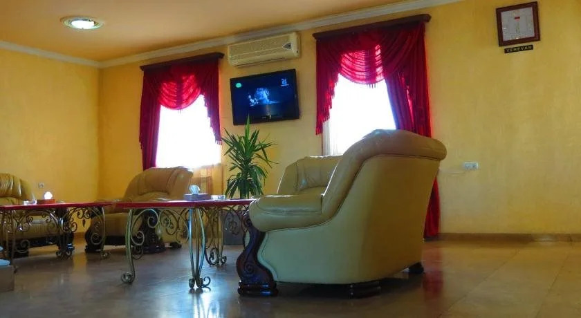 White House Hotel