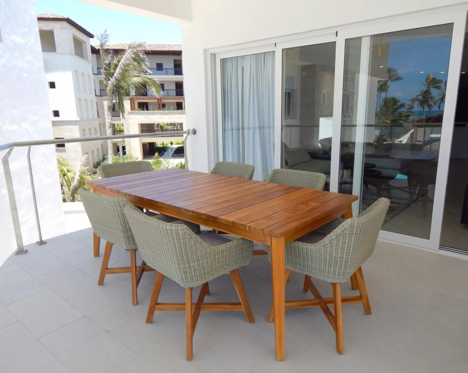 Ocean views apartment with private beach in Playa