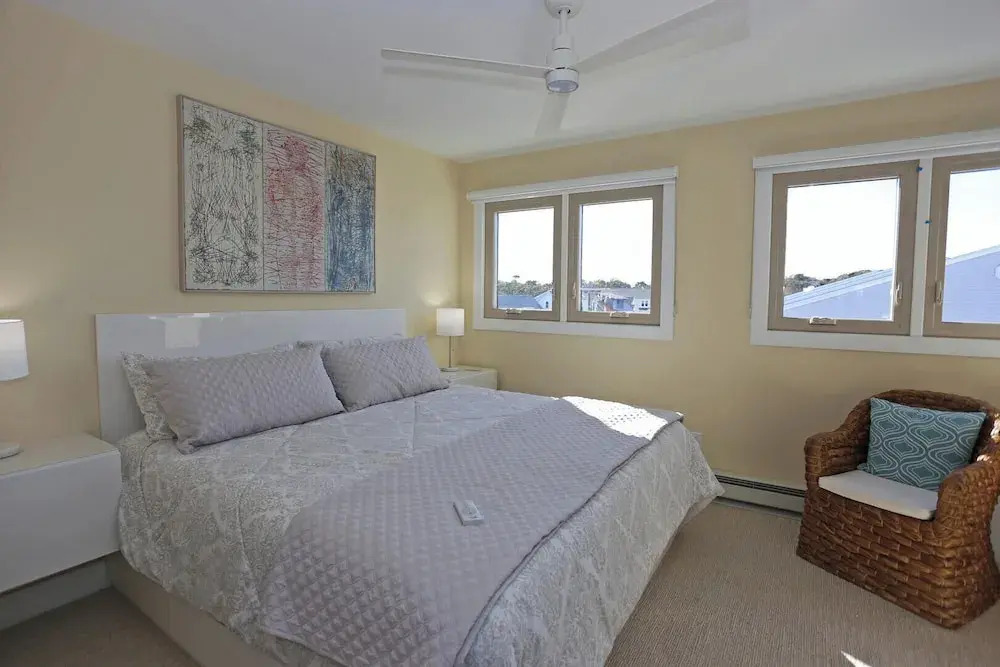 Mariners Court 224