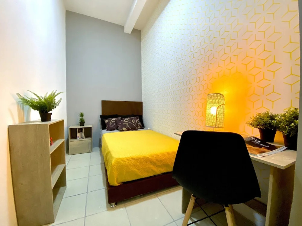 ROOMIES HOSTEL - Santa Maria La Ribera