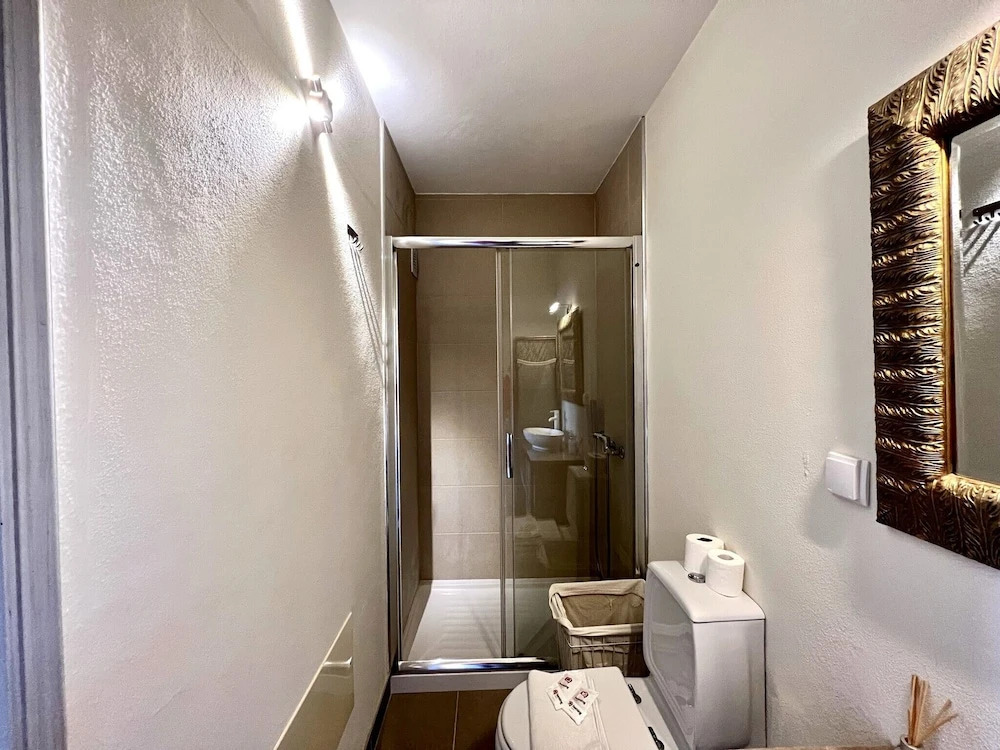 Faro Airport Flat 6 by Homing