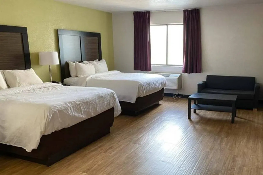 Motel 6 Lancaster