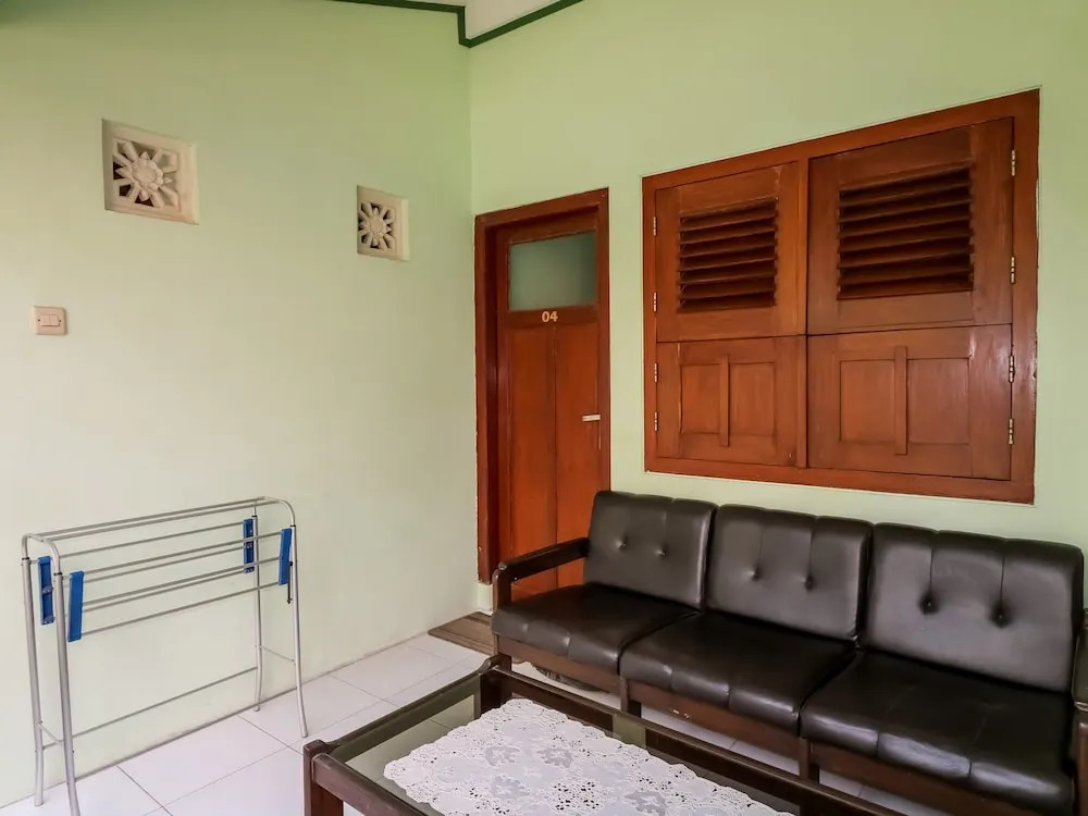 NIDA Rooms Gang Merpati Condong Catur