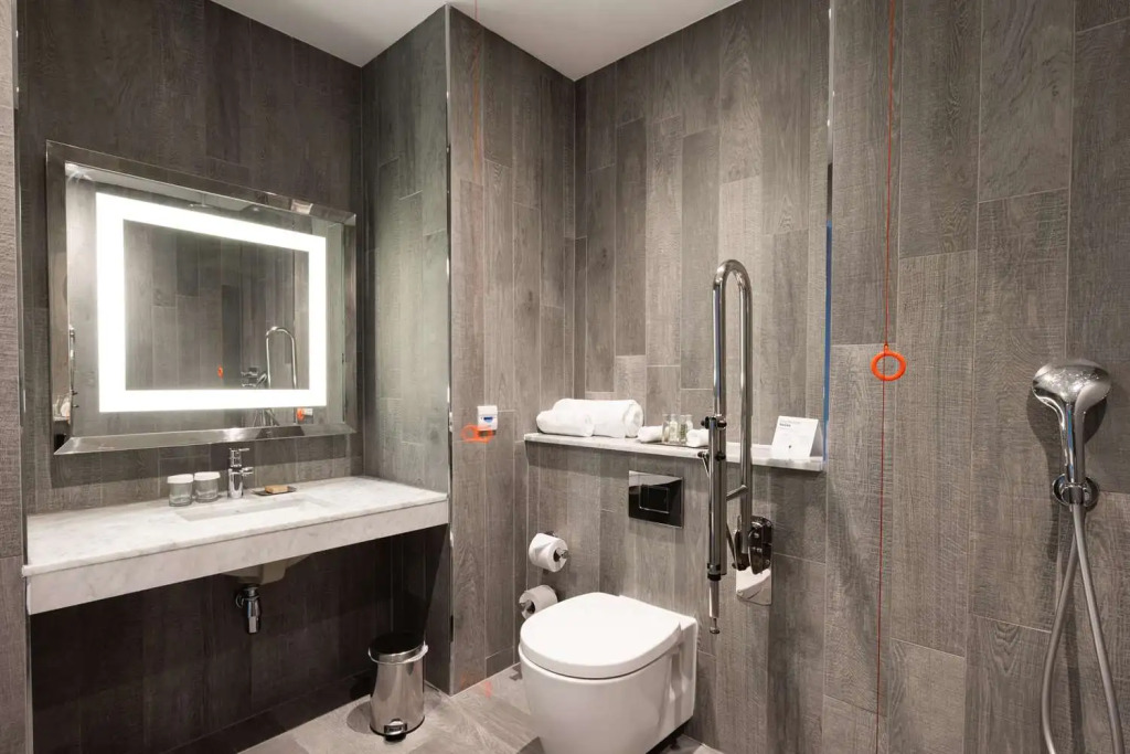 DoubleTree by Hilton Edinburgh - Queensferry Crossing