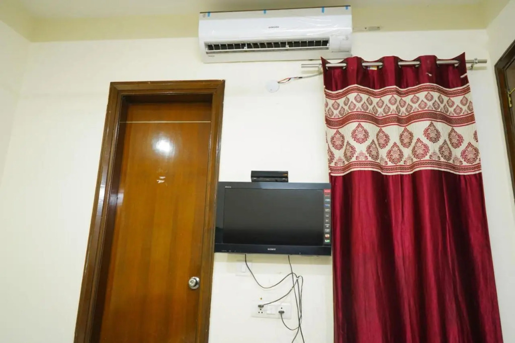 Hotel S & B East Inn - Patel Nagar