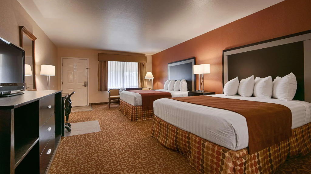 Best Western Inn by the Lake