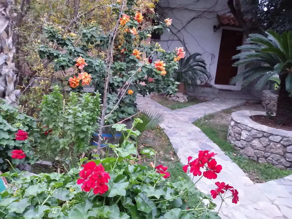 Stunning 2-bedrooms Private Cottage in Palaiochora