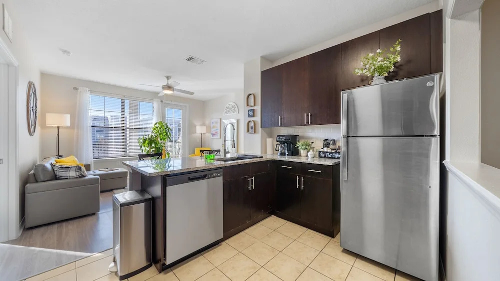 Stylish 2BR Corporate Stay Pool Balcony 2