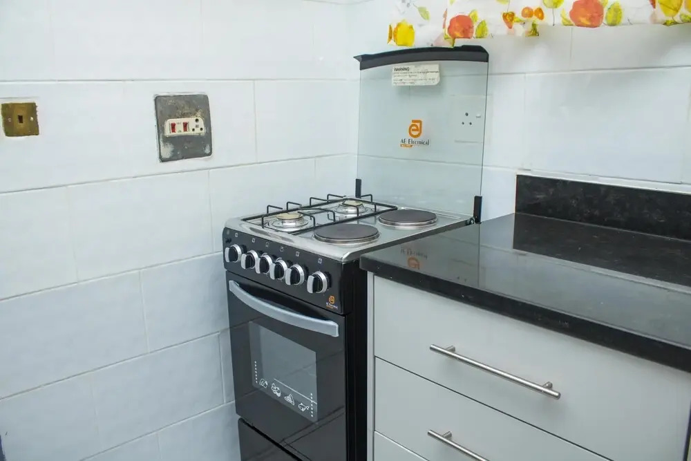 Centrally Located 1 Bedroom Apartment - 2365