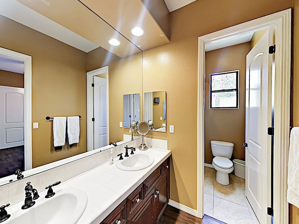 48603 Renewal St Home 4 Bedrooms 3.5 Bathrooms Home