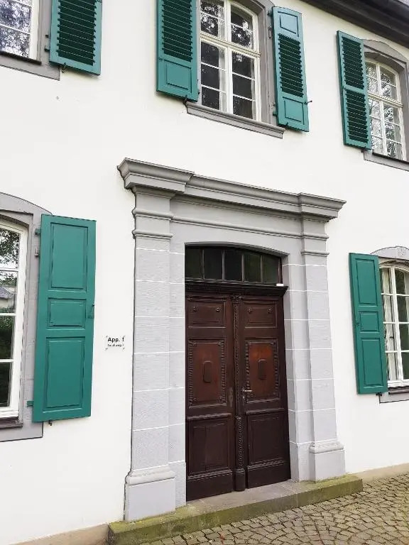 Ehem. Sommerresidenz von Fürst Friedrich III. App.1 und App.2