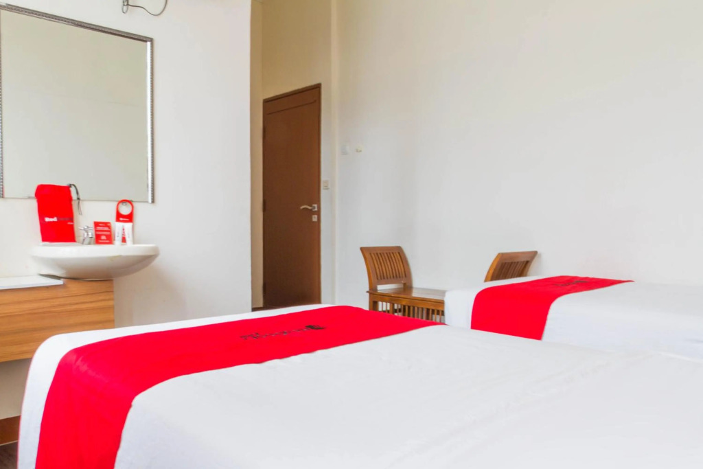 RedDoorz Plus at Amalio Hotel Surapati