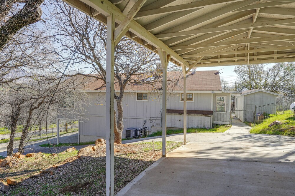 Mtn-view Getaway w/ Game Room, 1 Mi to Kern River!
