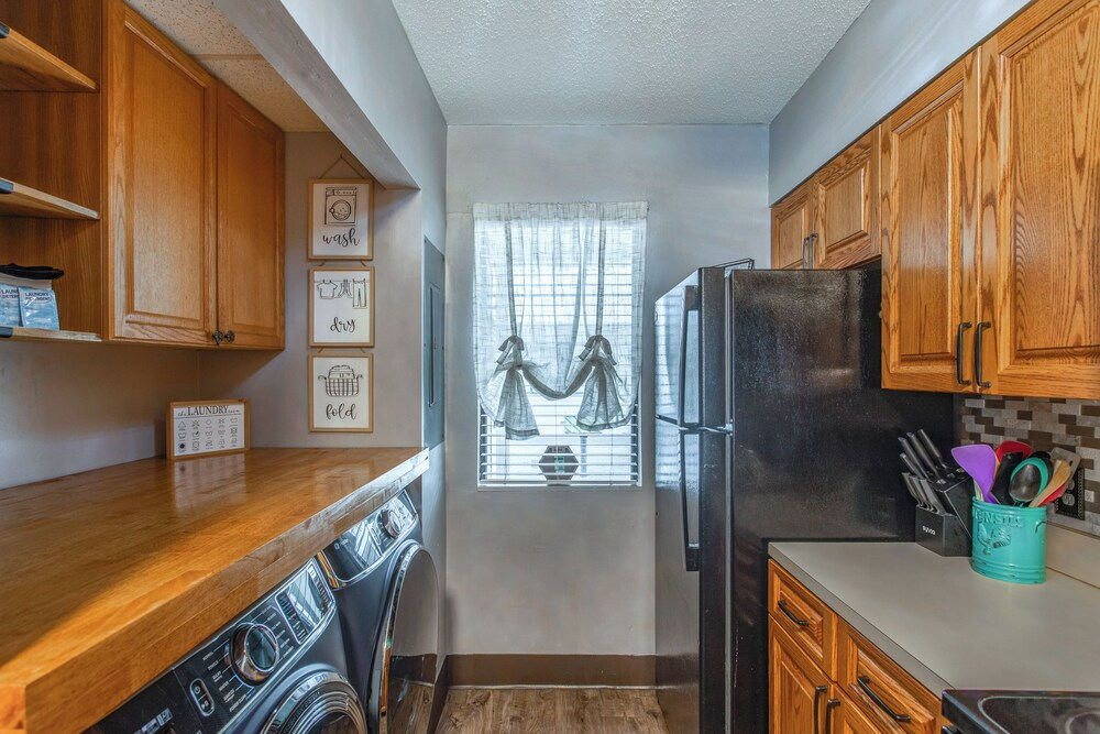 Steps to Ocean: Convenient Myrtle Beach Townhome!