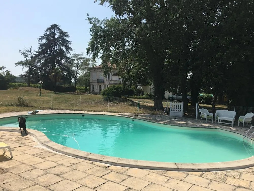 CHATEAU LA LOGE
