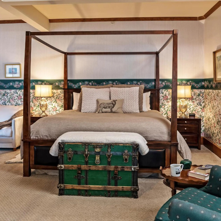 McCloud Hotel