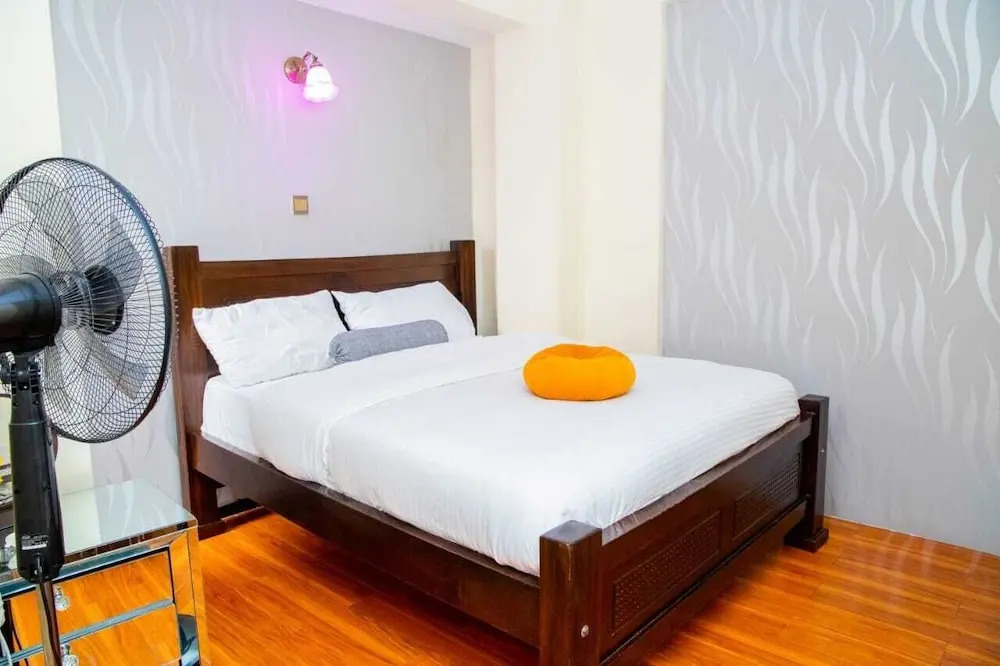 Cobot Suites Marcus Garden
