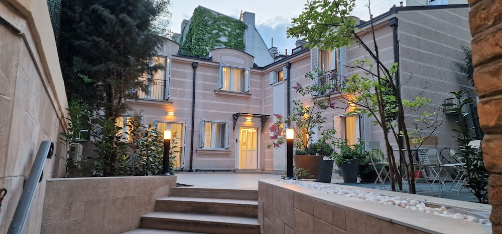Carice Milice Old Town Residence