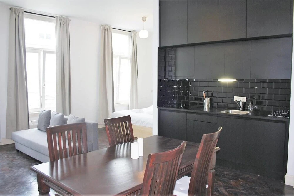 Saint Pauls Suite 35