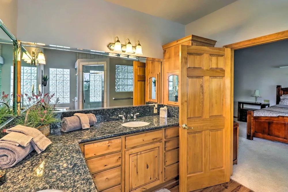 Patio & Forest View: Peaceful Show Low Home