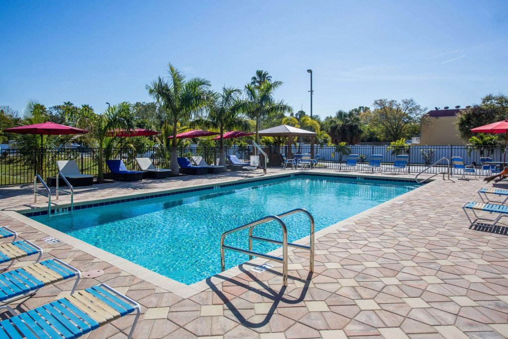 Days Inn by Wyndham Sarasota Bay