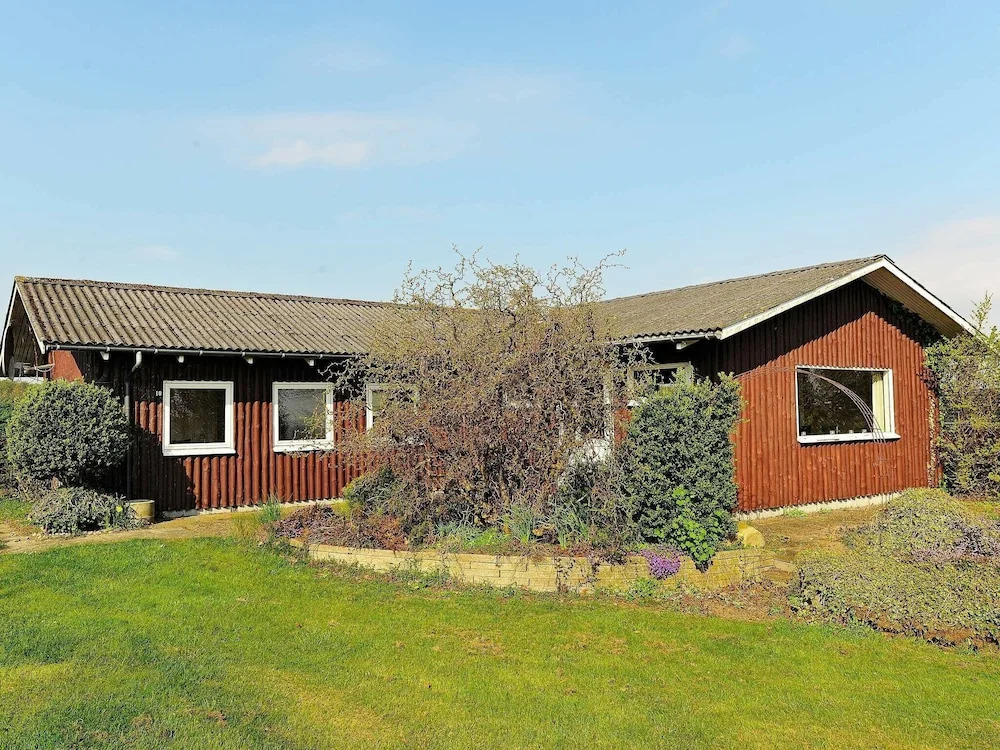 Peaceful Holiday Home in Børkop near Sea