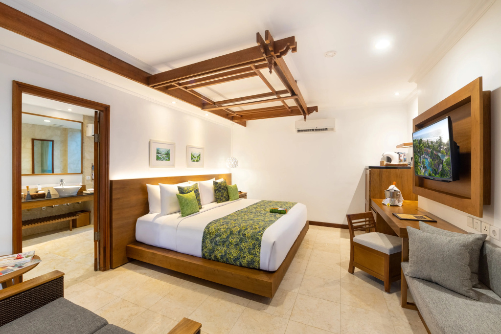 Legian Beach Hotel