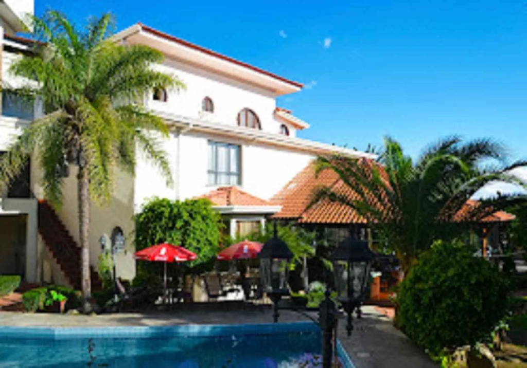 AVANTI HOTEL & CONVENTION CENTER
