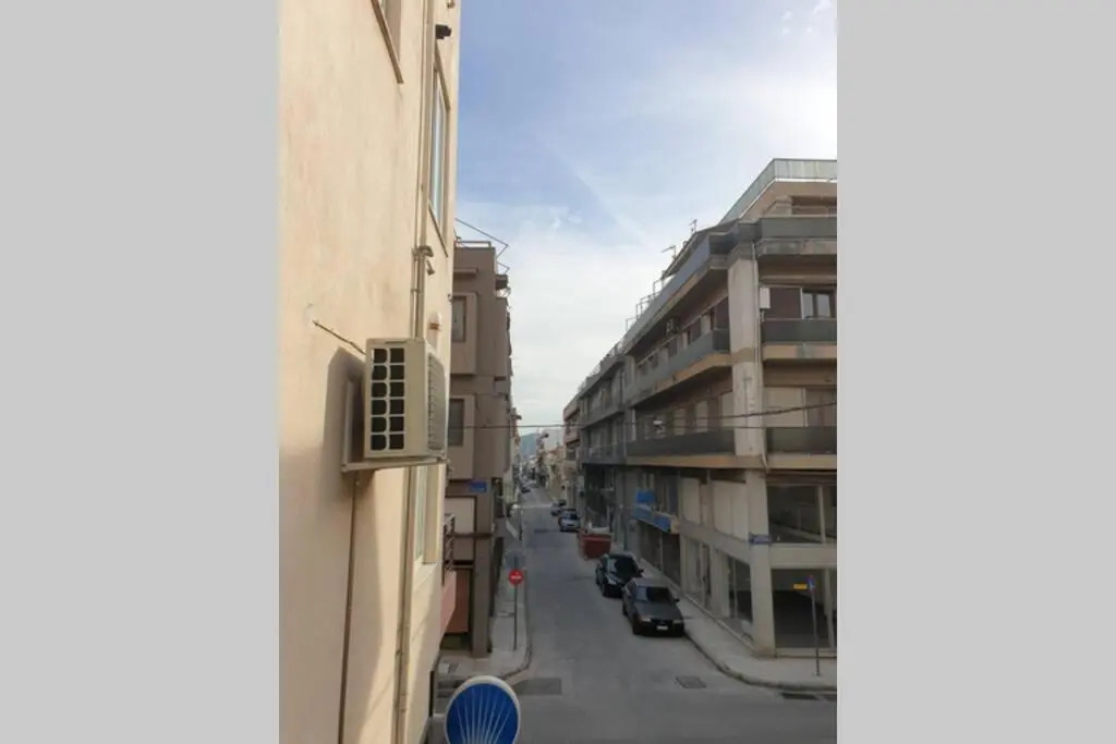 central studio very close to the port of Volos