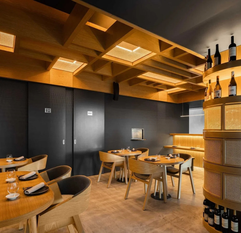 The Lockin Bar & Resturant